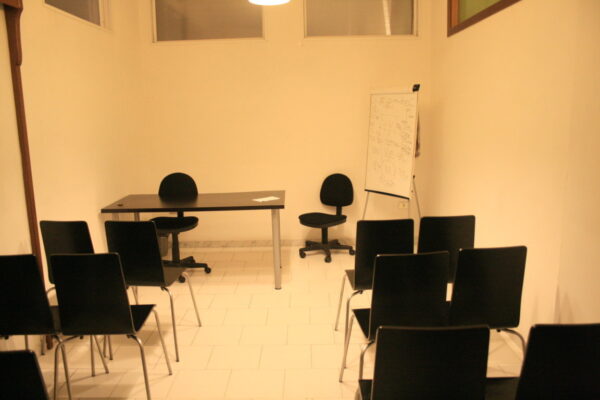 Napoli affitto sala meeting, aula, sala corsi formazione All Inclusive - Image 2