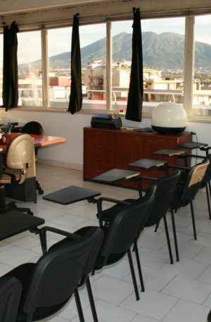 Napoli affitto sala riunioni panoramica 12-21 posti euro 69 intera giornata