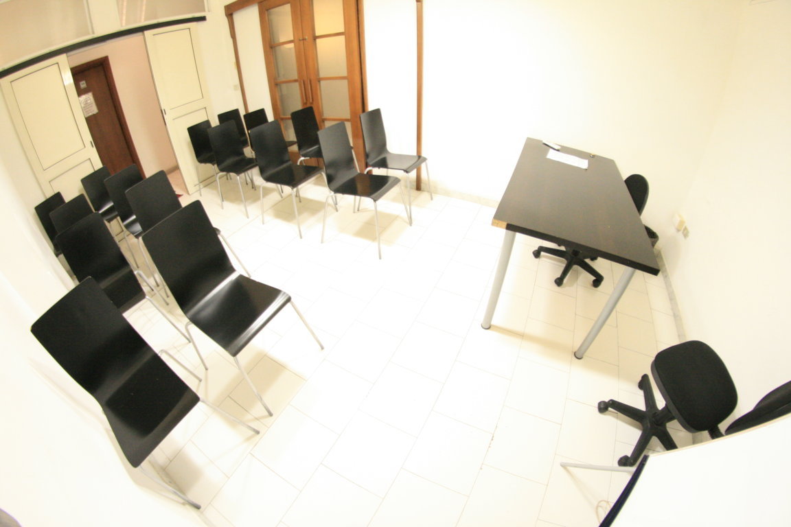 Ufficio arredato high tech Smart Working parcheggi
