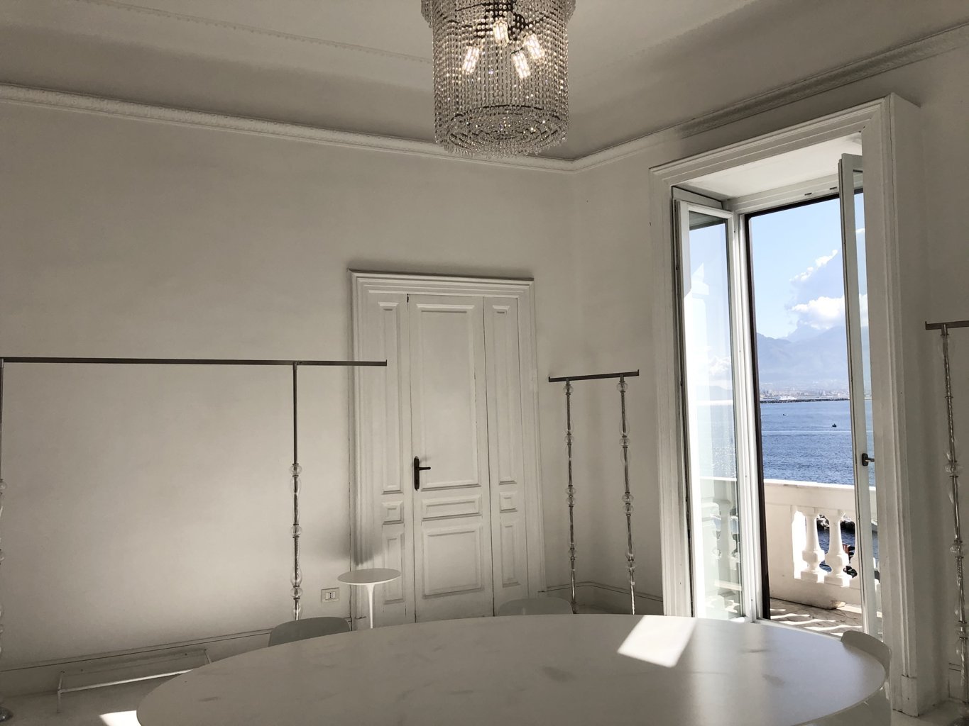 Napoli ufficio arredato panoramico sul Golfo