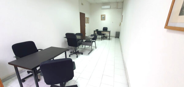 Ufficio arredato in complesso custodito con parcheggi - Image 3